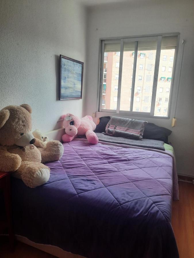 Una Habitacion Individual En Casa Familiar Dentro De Ciudad Patrimonio De La Humanidad Alcalá de Henares Buitenkant foto