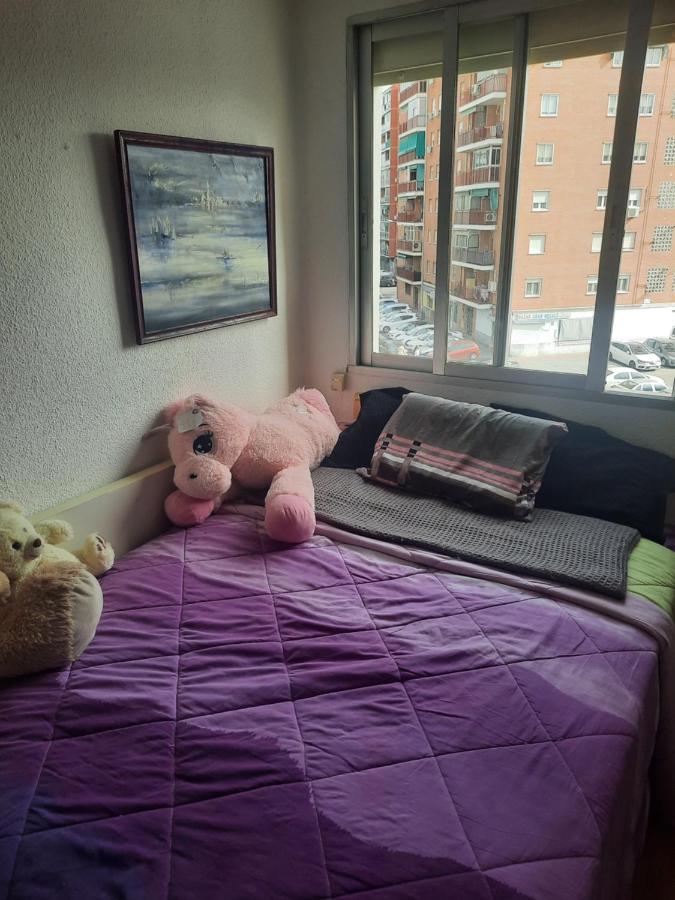 Una Habitacion Individual En Casa Familiar Dentro De Ciudad Patrimonio De La Humanidad Alcalá de Henares Buitenkant foto